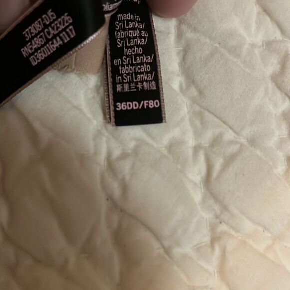 Seamless Tan Bra Victoria’s Secret - Picture 5 of 7